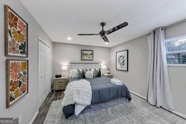 Building Photo - 3715 Clearwater Dr