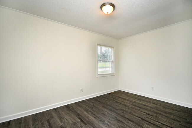 Building Photo - New Lower Price! Remodeled 3 bed / 1.5 bath home near downtown Spartanburg