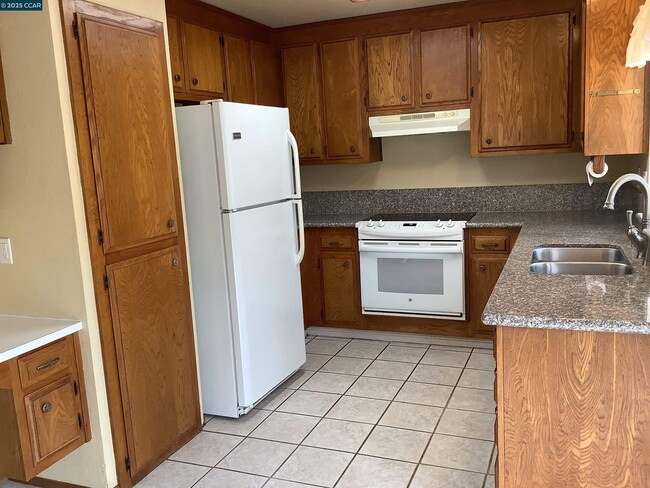 Building Photo - 2265 Jacqueline Dr