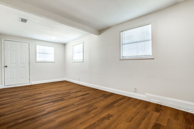 Building Photo - 13442 Flagstone Ln