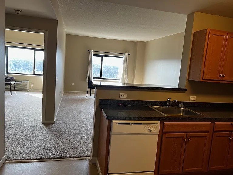LR / BR - 80 E Milton Ave