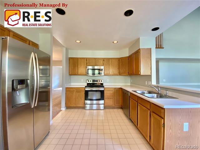 Building Photo - 9667 Bexley Dr