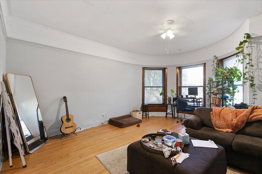 Building Photo - 5026 S Blackstone Ave