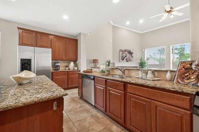 Building Photo - 111 S Rocky Point Cir