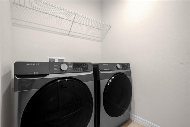 Building Photo - 2498 Empress Dr
