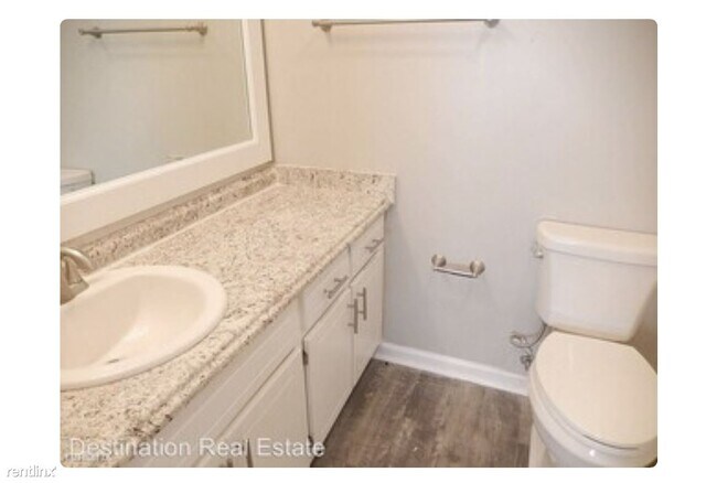 Building Photo - 2 br, 2.5 bath Triplex - 4883 Old Bainbrid...