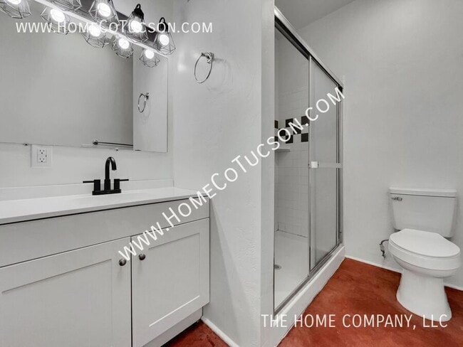 Building Photo - 1509 E Blacklidge Dr