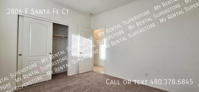 Building Photo - 2804 E Santa Fe Ct