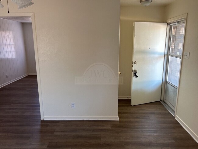 Building Photo - 1501 Richard Dr