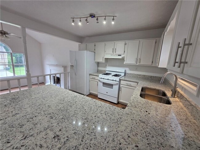 Building Photo - 4255 Brandy Ann Dr