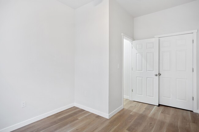 Front Bedroom - 1728 N Sydenham St