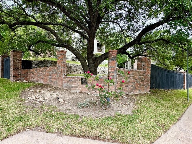 Building Photo - 1804 Capital Pkwy