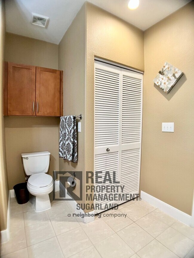 Building Photo - 2299 Lone Star Dr