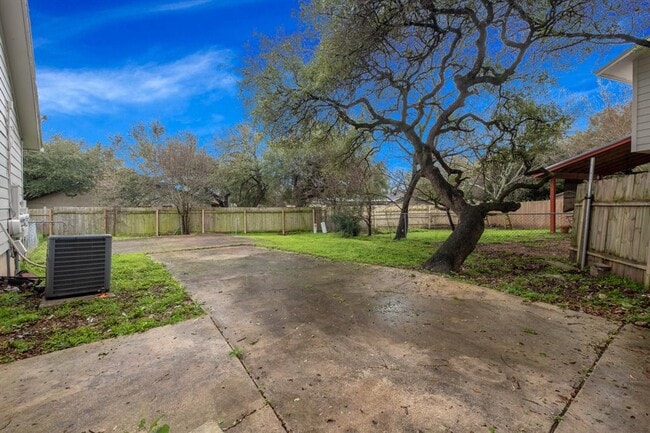 Building Photo - 9009 Sawtooth Ln
