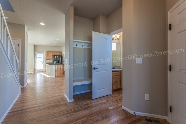 Building Photo - 570 Lapis Pl