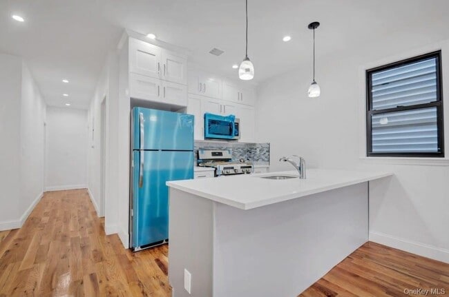 Building Photo - 1842 Hunt Ave