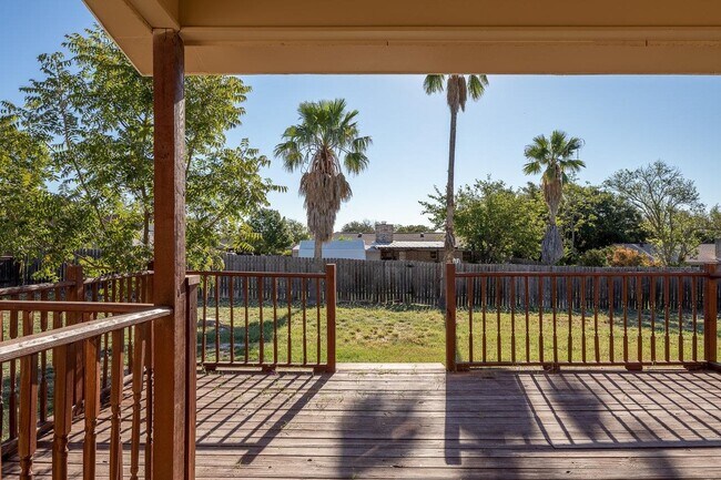 Building Photo - 210 Warbonnet Trail