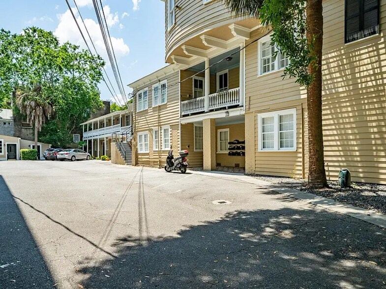 Building Photo - 33 Pitt St