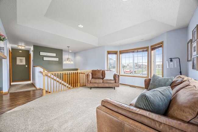 Building Photo - *RENT SPECIAL* Spacious & Stylish 4-Bedroo...
