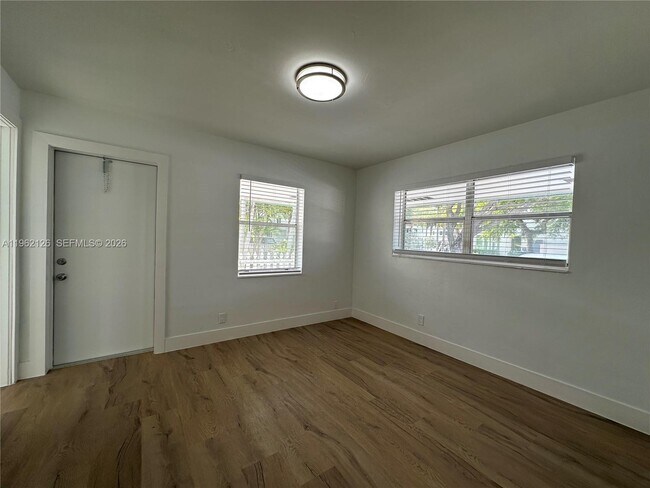 Building Photo - 4236 Sea Grape Dr