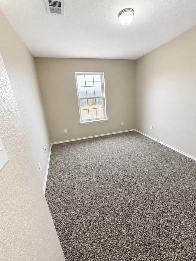 Building Photo - 3 BED / 2.5 Bath AVAILABLE NOW, APPLY TODAY ON OUR WEBSITE!!