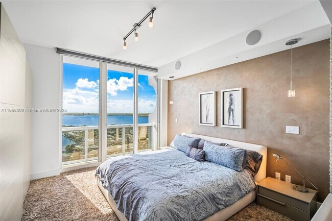 Building Photo - 4775 Collins Ave