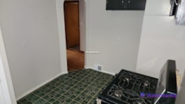 Building Photo - 5015 E 113th St