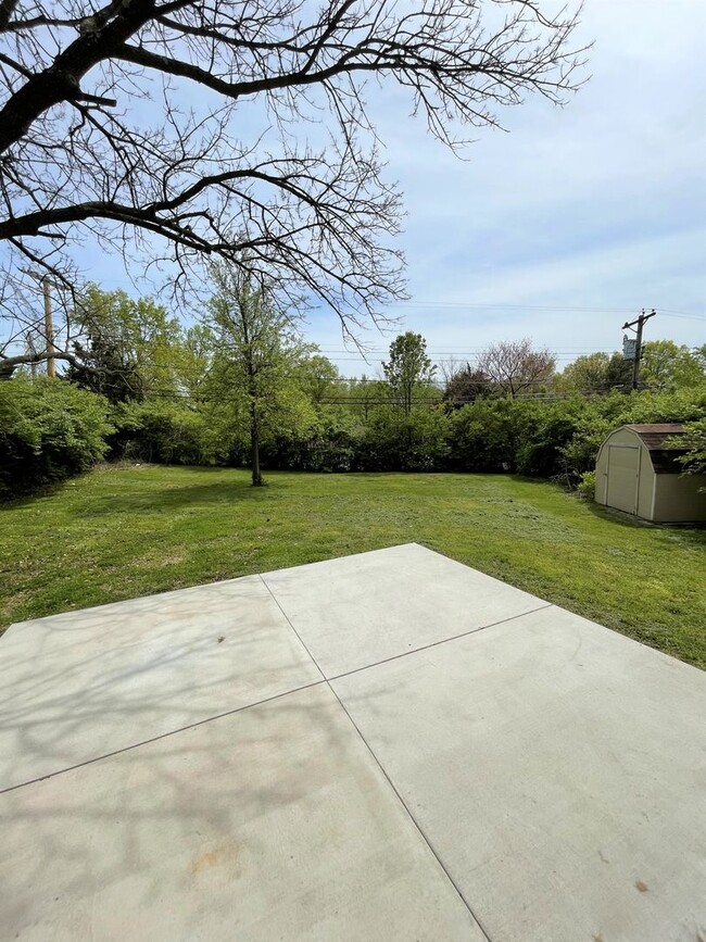 Building Photo - SINGLE FAMILY LOCATED IN MANCHESTER, off 1...