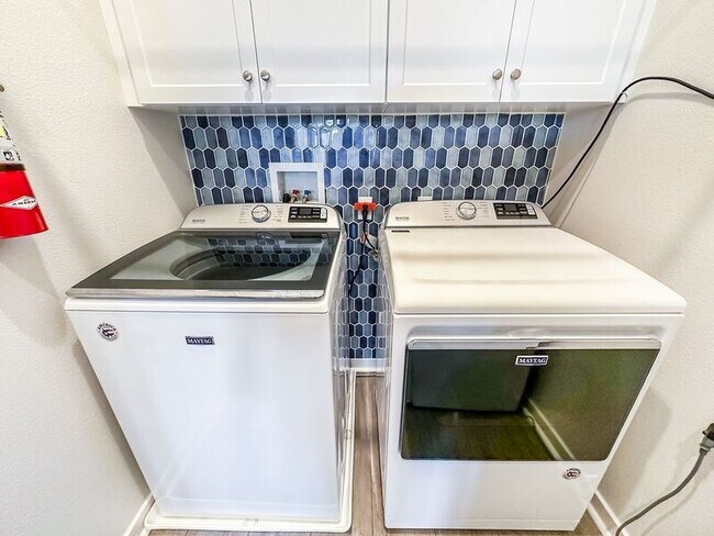 Building Photo - 2055 Bravo Loop