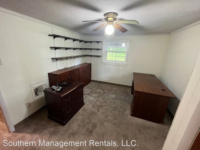 Building Photo - 4 br, 1.5 bath House - 13059 Cross Roads Ave