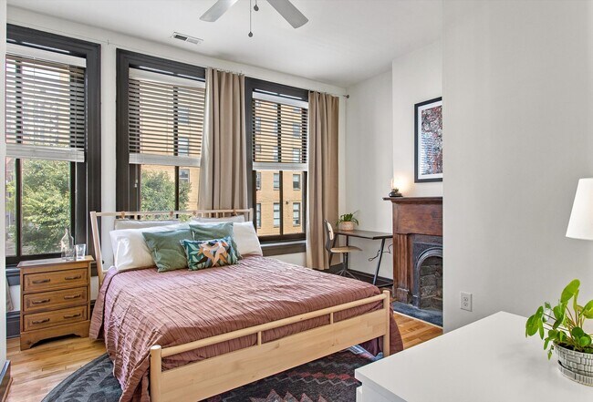 Building Photo - 206 N 1st St