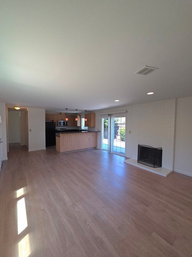 Building Photo - 2965 Millar Ave