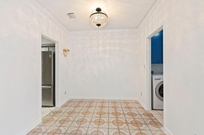 Building Photo - 10728 Briar Forest Dr