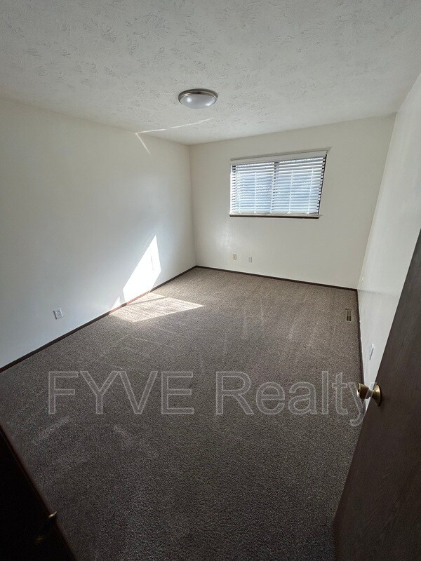 Building Photo - 5590 Barton Rd