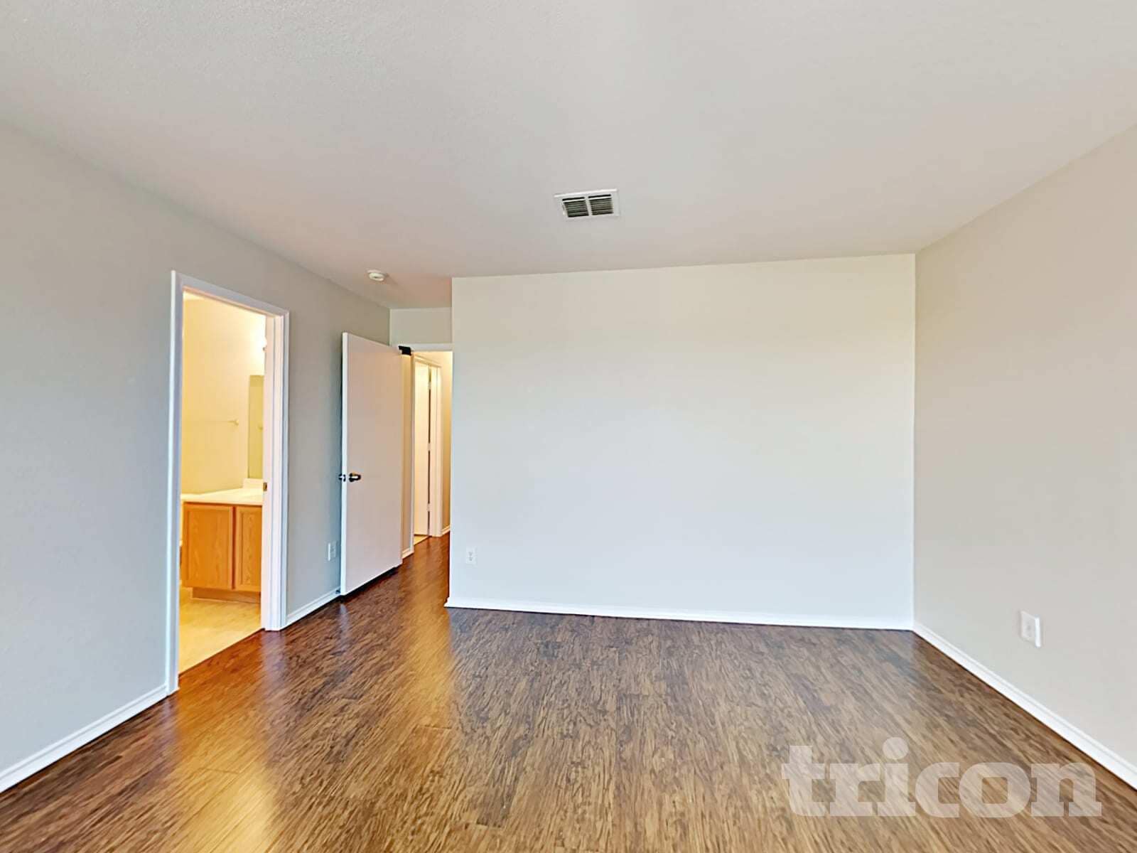 Building Photo - 2513 Thousand Oaks Dr