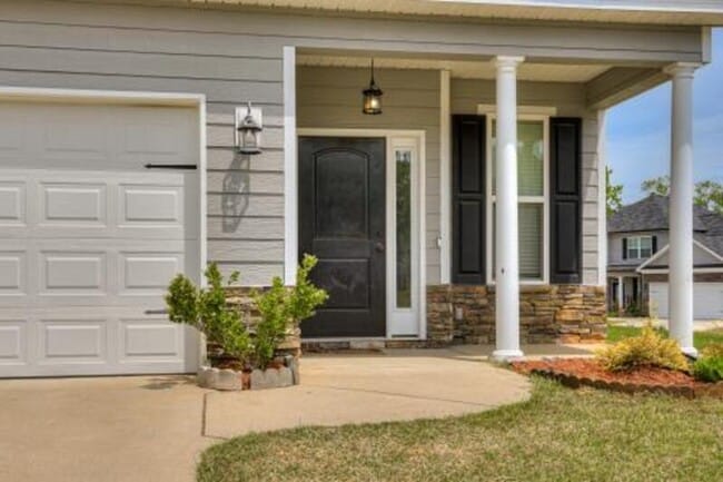 Building Photo - 171 Radcliff Dr