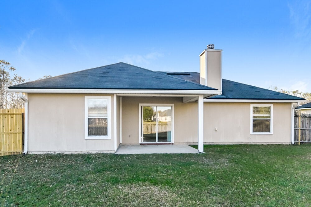 Building Photo - 7057 Rapid River Dr W