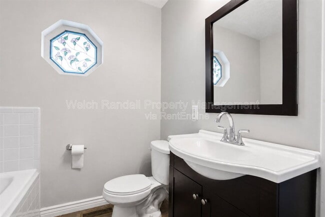Building Photo - 9527 S Newkirk St