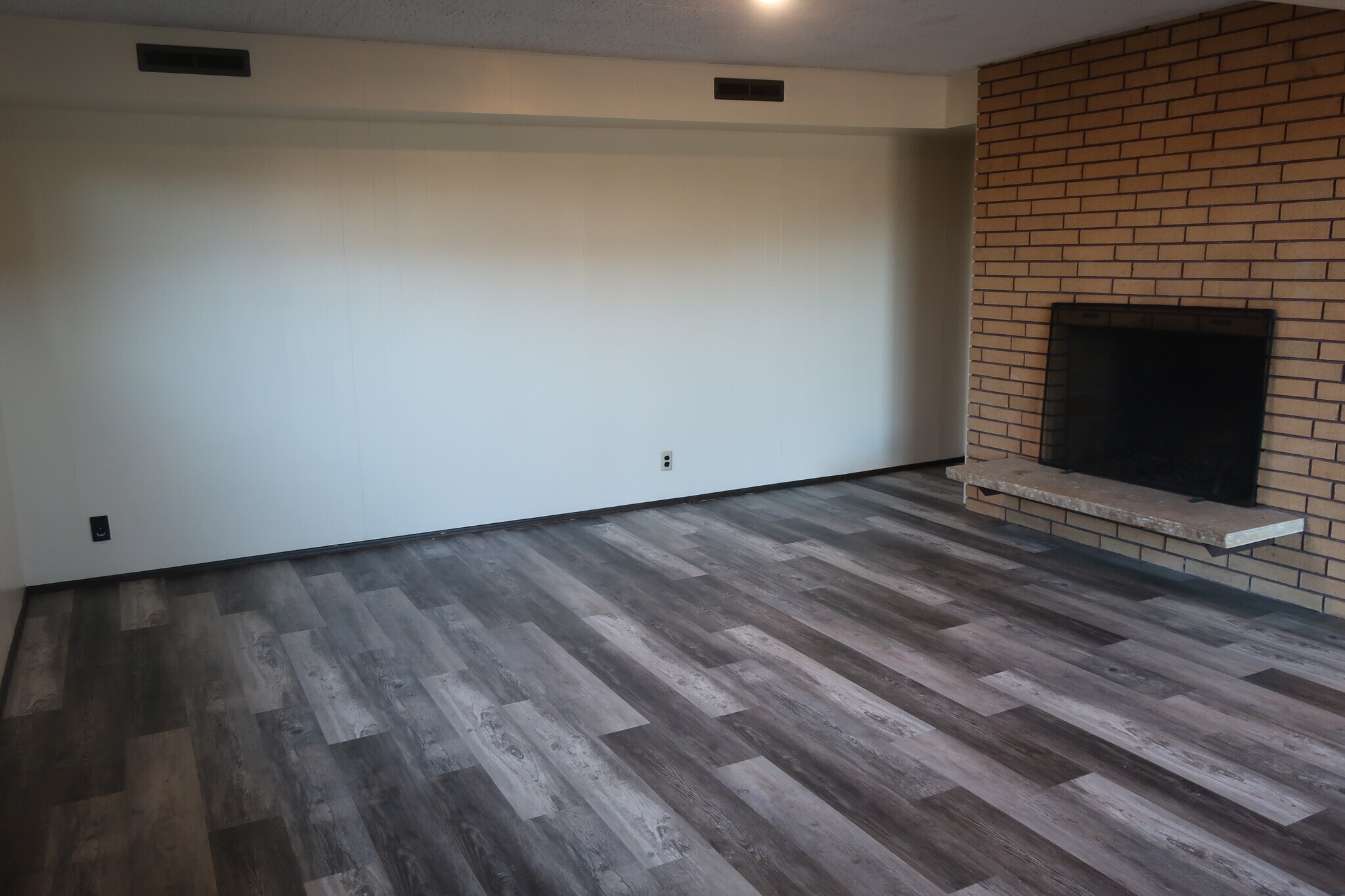 Building Photo - 2405 Lester Rd