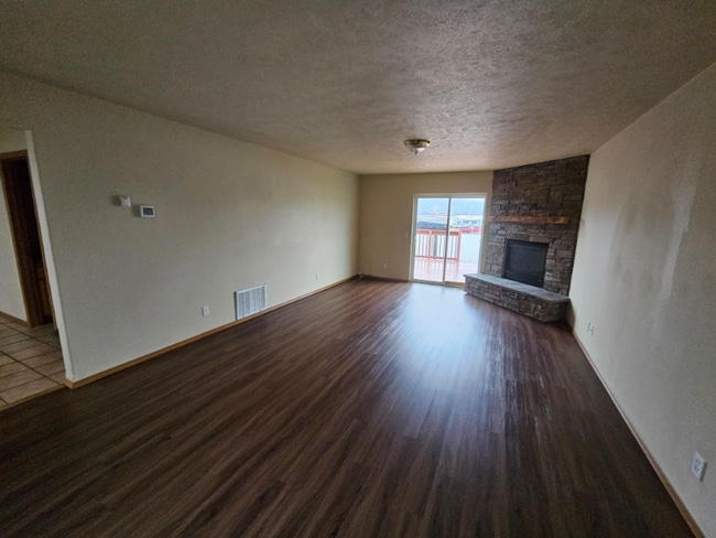 Building Photo - 995 N Boulder Ct