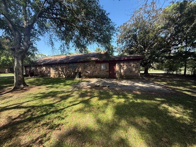 Building Photo - 4848 Saphire Ave