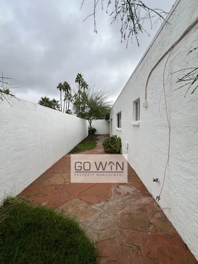 Building Photo - 4 Bed/ 2 Bath - House Tempe