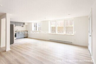 Building Photo - 4208 SE Stark St