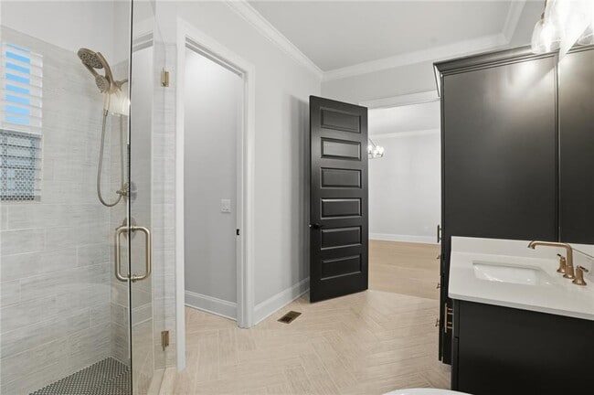 Building Photo - 1254 Six Sisters St