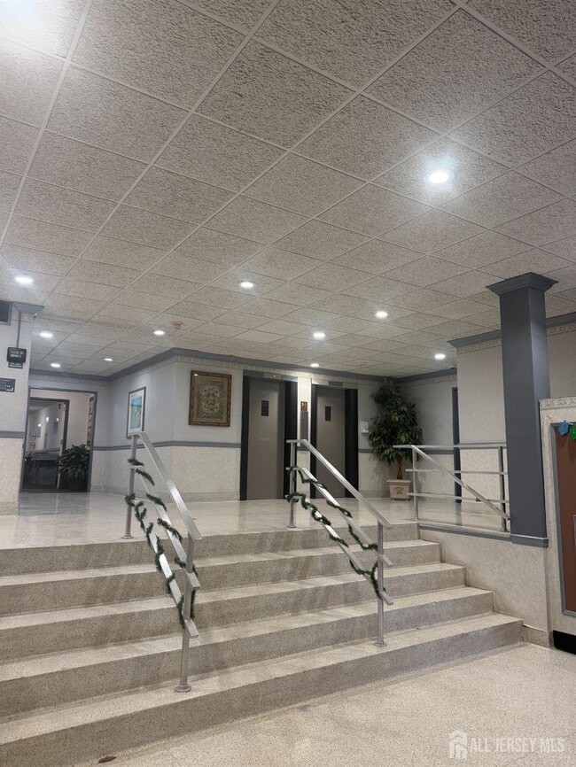 Building Photo - 123 S Adelaide Ave