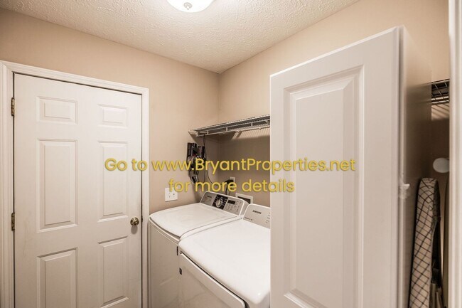 Building Photo - Madison/Rivergate Area - 3 Bedroom, 2.5 Baths