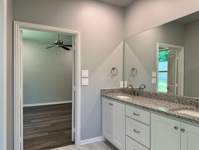 Building Photo - 448 Preston Rdg Dr