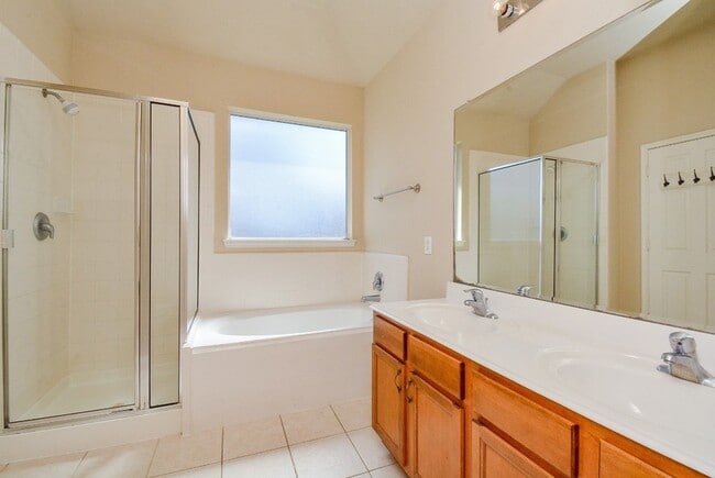 Building Photo - 4310 S Vineyard Mdw Ln