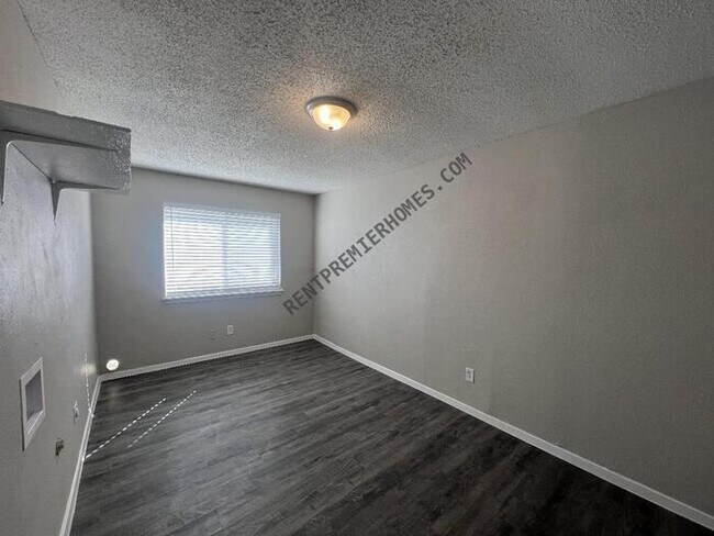 Building Photo - 3037 Burning Tree Ln