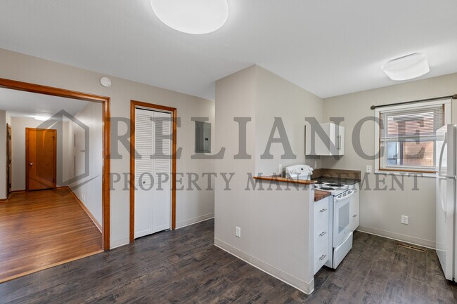 Building Photo - 1720 S Windsor Rd